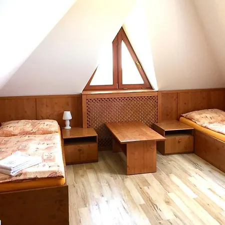 Lidicka Bouda 3*